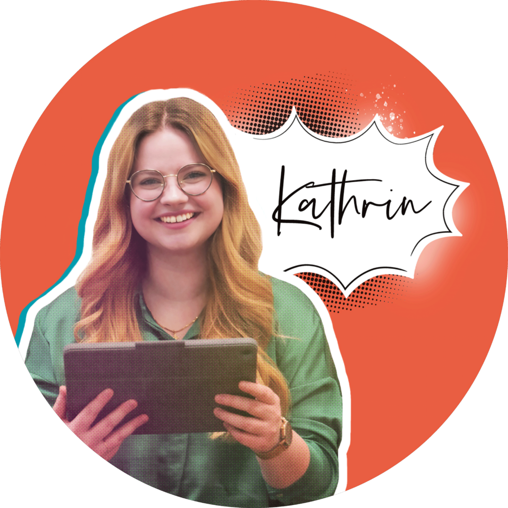 Foto von Auszubildende Kathrin, die ein Tablet in der Hand hält.